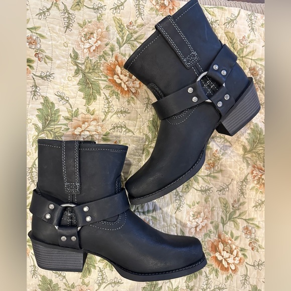 Justin Boots Black Leather Shorty Harness Boots Size 9.5 NWOT - Picture 6 of 9